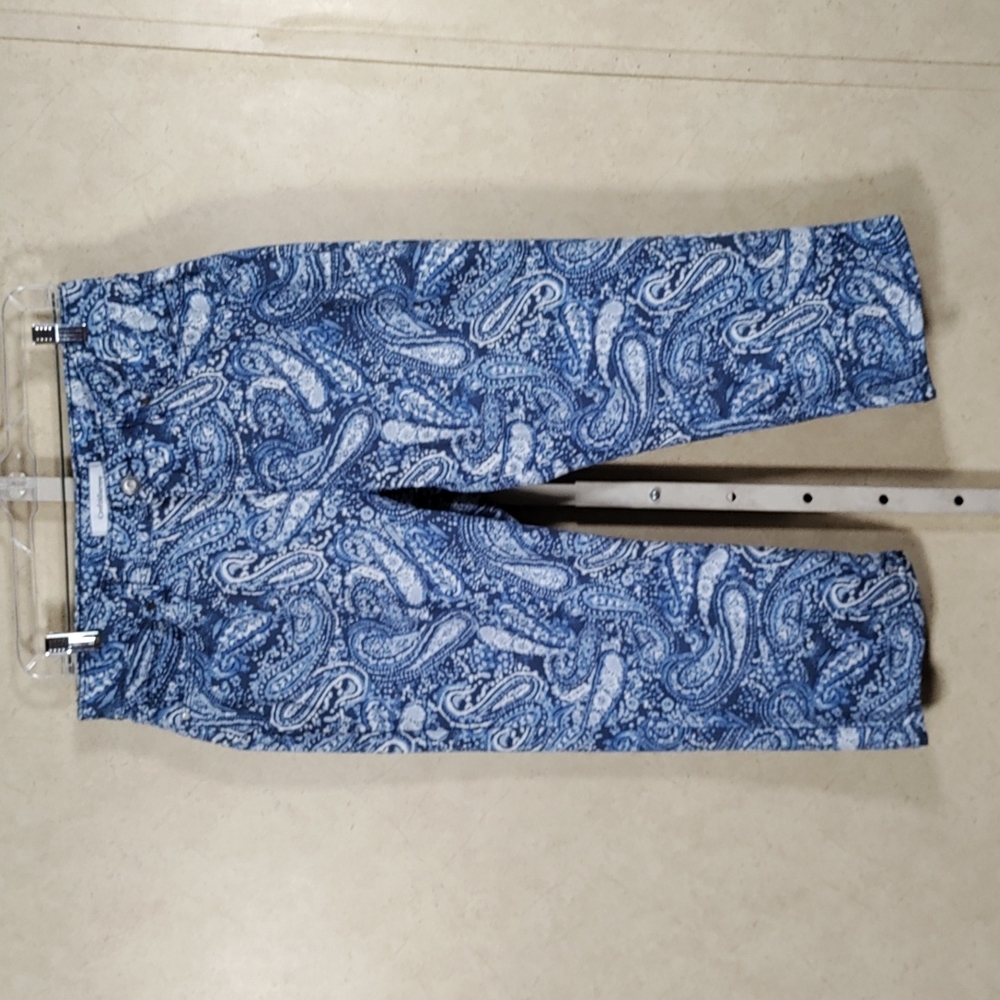 *189 Croft & Barrow blue & white paisley capri jeans 12 CLEARANCE